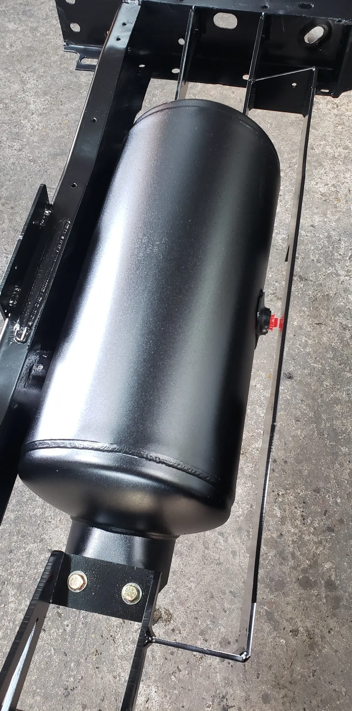 7 Gallon Air Tank For Airbags Universal Fit 2