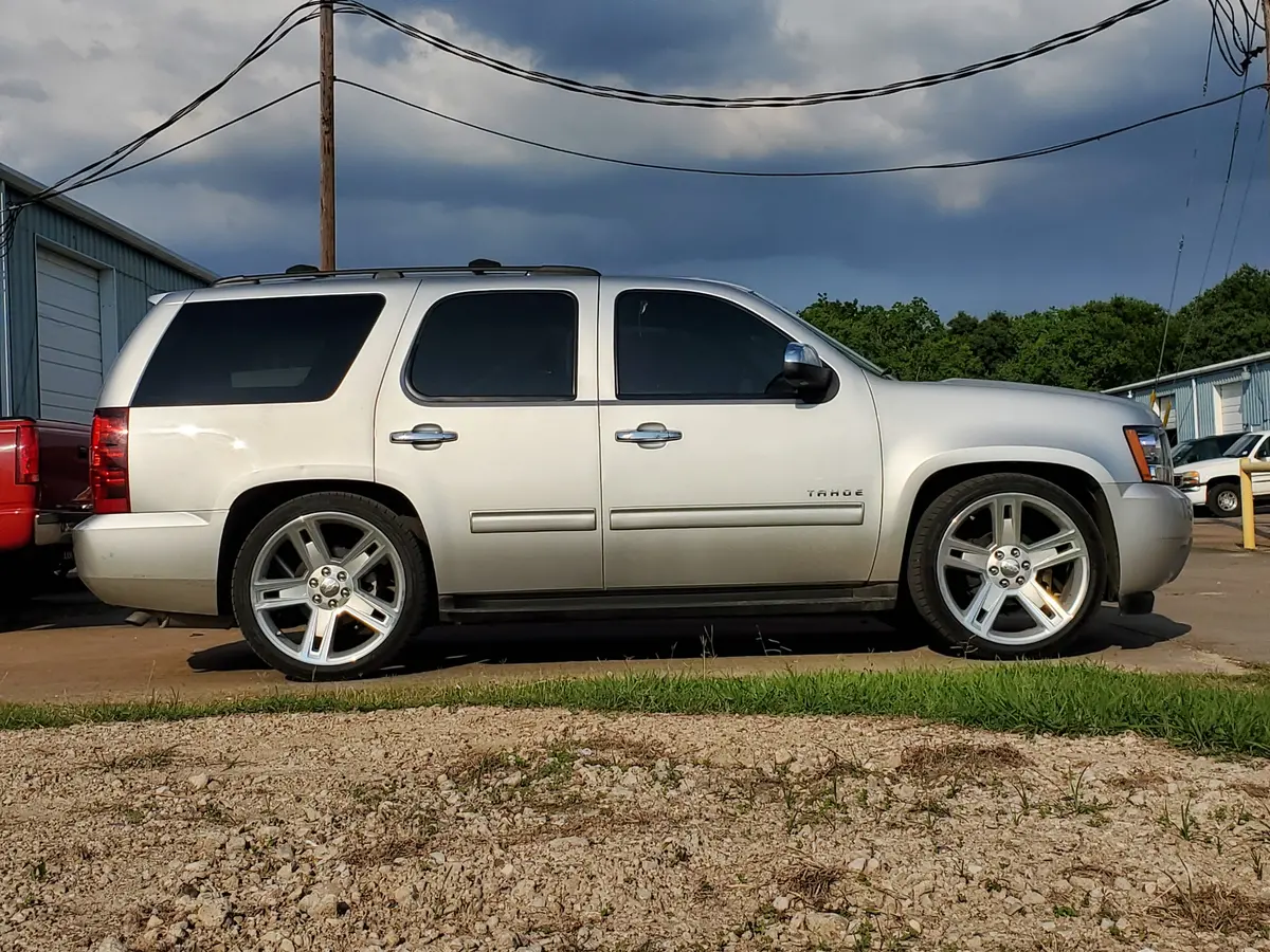3/5 Drop Kit 2007-2014 Tahoe Yukon Escalade 2Wd & 4Wd With Street Performance Shocks 1