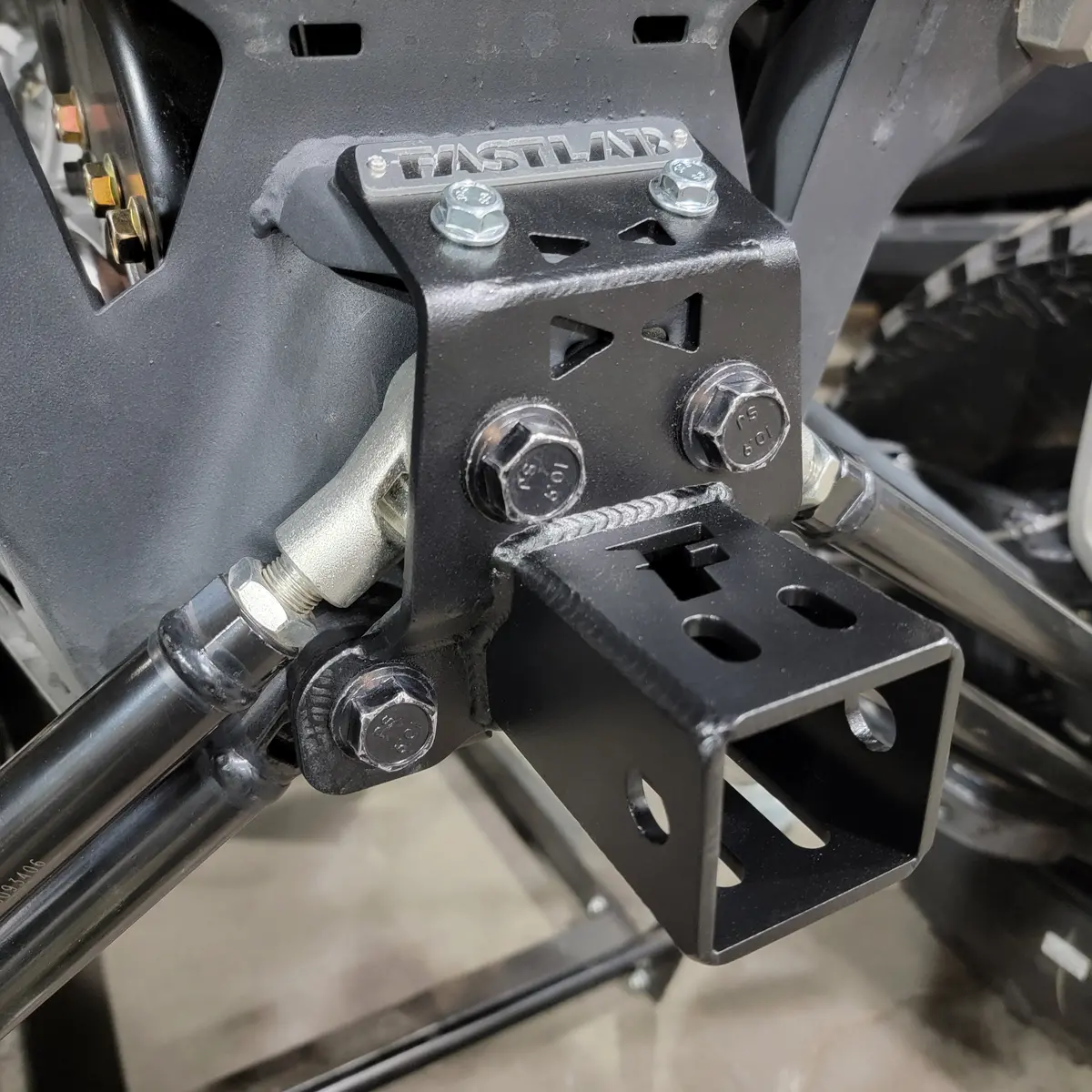 Fastlab Can-Am Maverick R Hitch Pull Plate 1