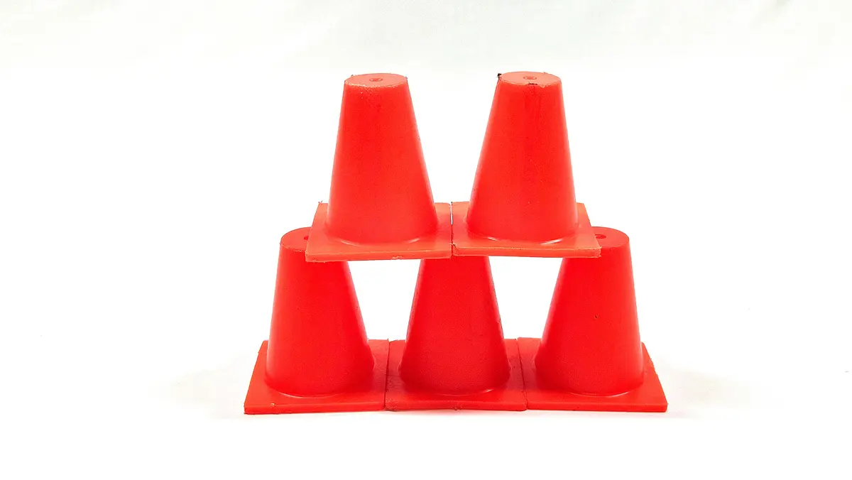 Scale Plastic Cone Set Qty 5 1