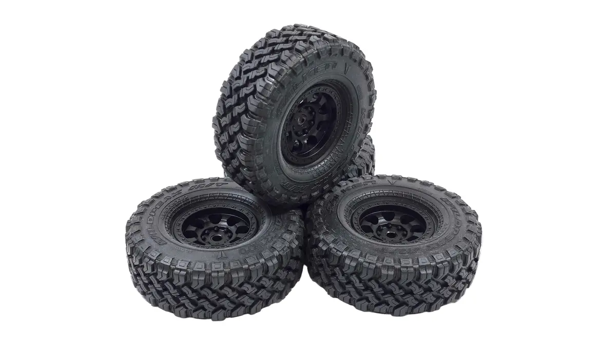 Vanquish Flaken Wild Peak M/T 1.9 4.65 White Dot & 1.9 Plastic Bead Lock Wheels 1
