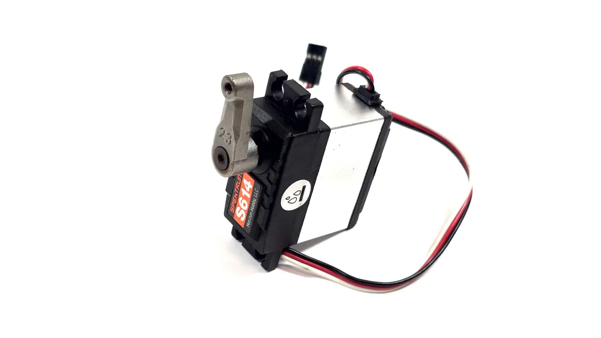 Spektrum S614 Metal Gear Steering Servo 1