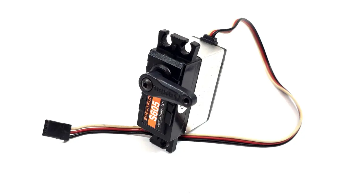 Spektrum S605 Metal Gear Steering Servo 1