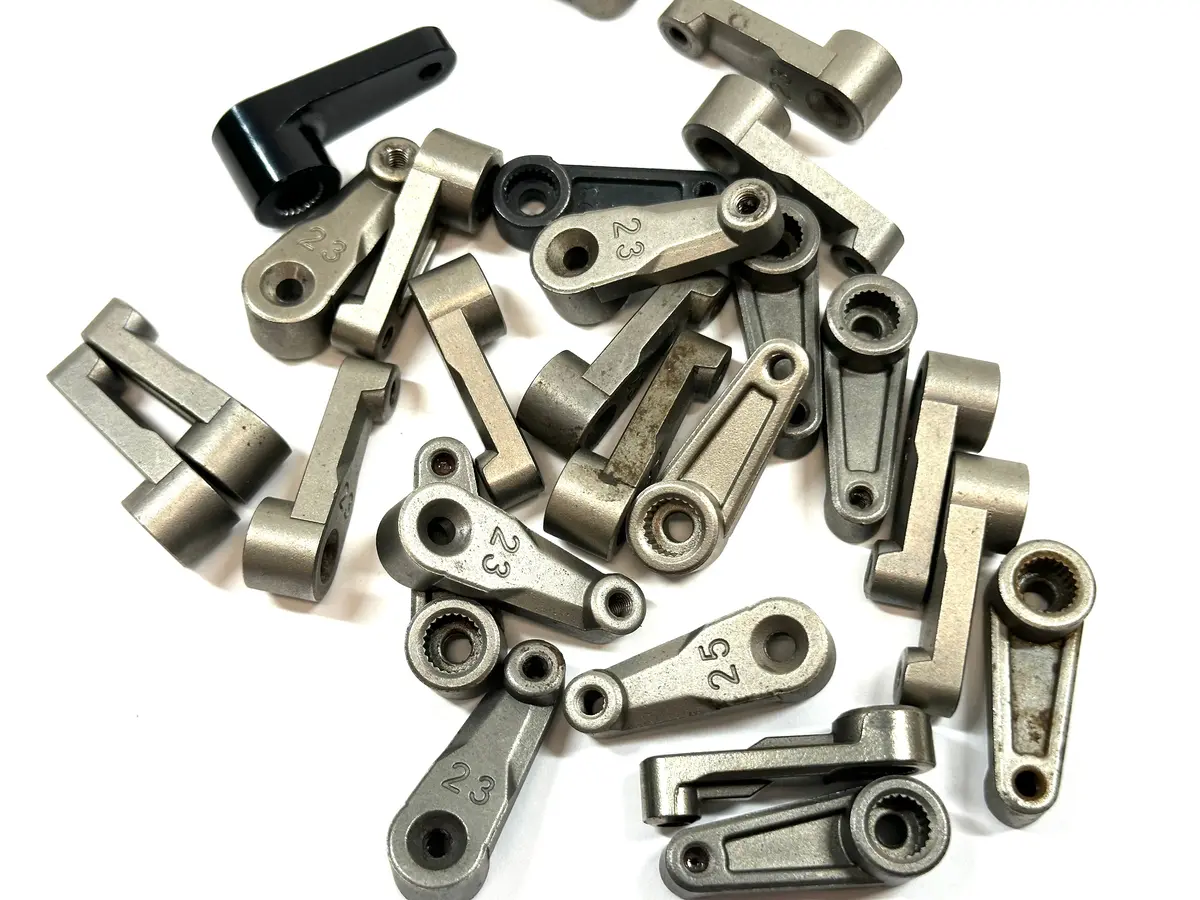 23 Tooth Non-Clamping Servo Horn (Randomly Selected) 1