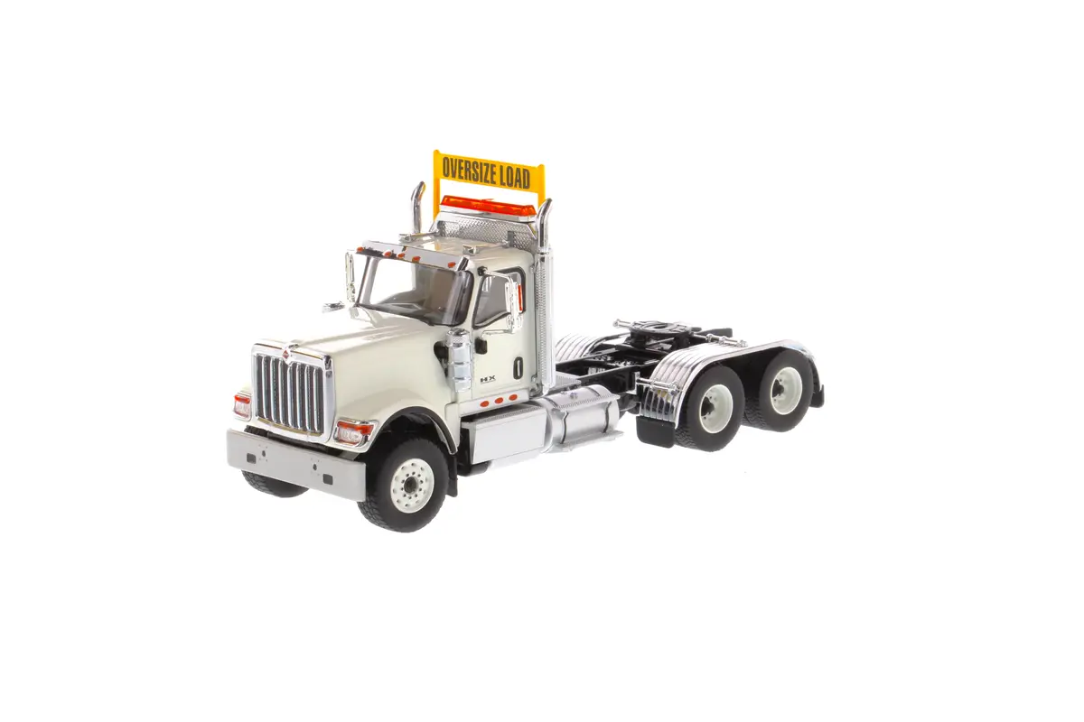 1:50 International Hx520 Tandem Tractor - White, 71001 1
