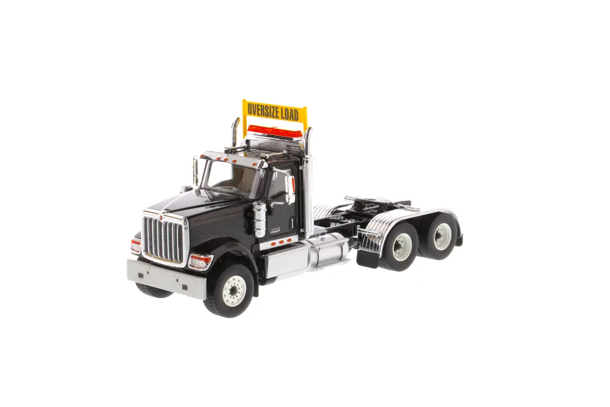 1:50 International Hx520 Tandem Tractor - Metallic Black, 71003 1