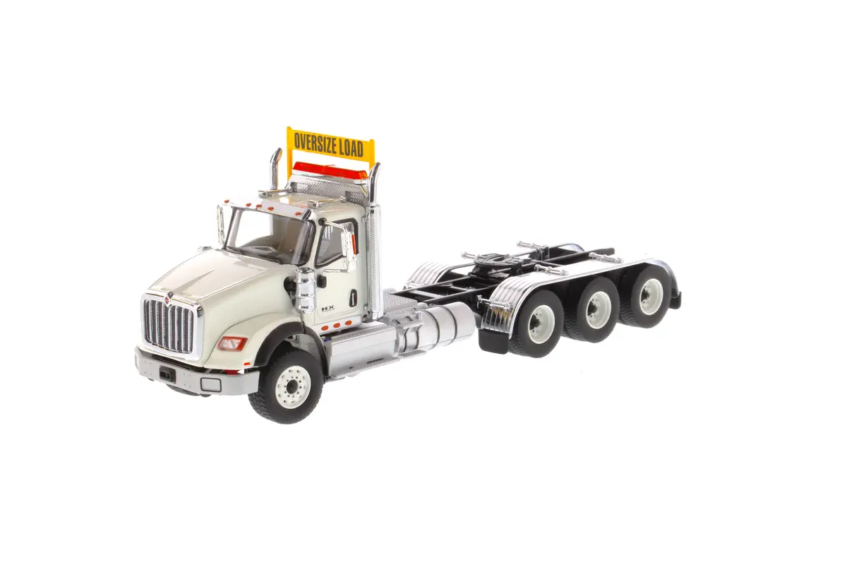1:50 International Hx620 Tridem Tractor- White, 71007 1