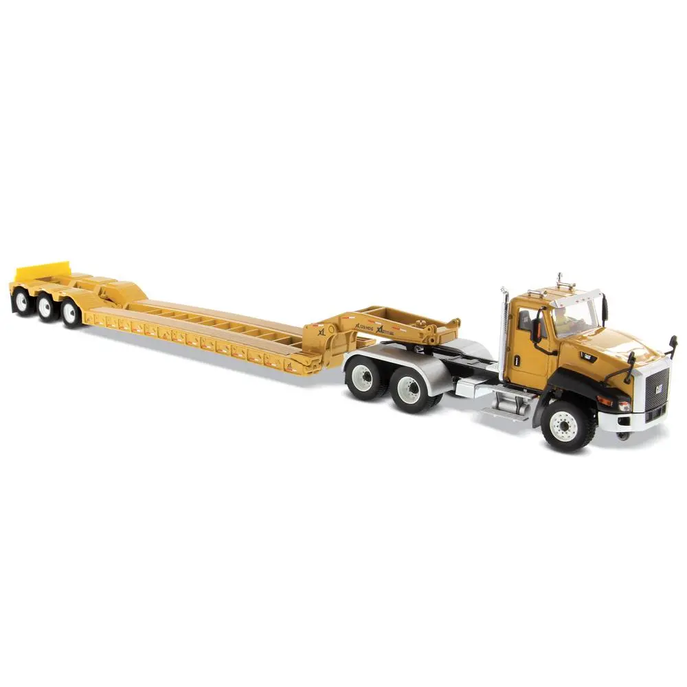 1:50 Cat® Ct660 Day Cab Tractor With Xl120 Low-Profile Hdg Trailer Core Classics Series, 85503C *Incoming June 1