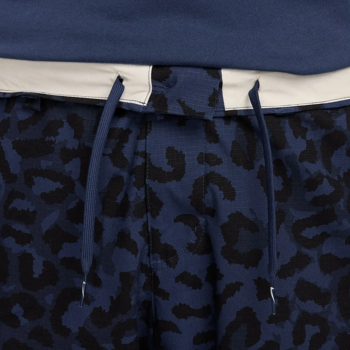 Nike Sb Kearny Cargo Pant Midnight Navy Aop Animal Print 2