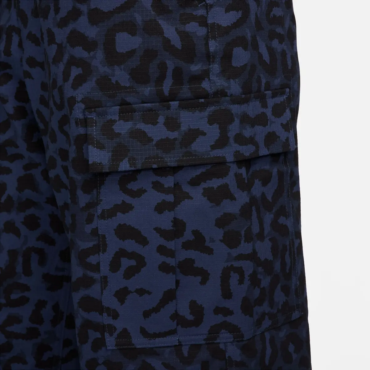 Nike Sb Kearny Cargo Pant Midnight Navy Aop Animal Print 5