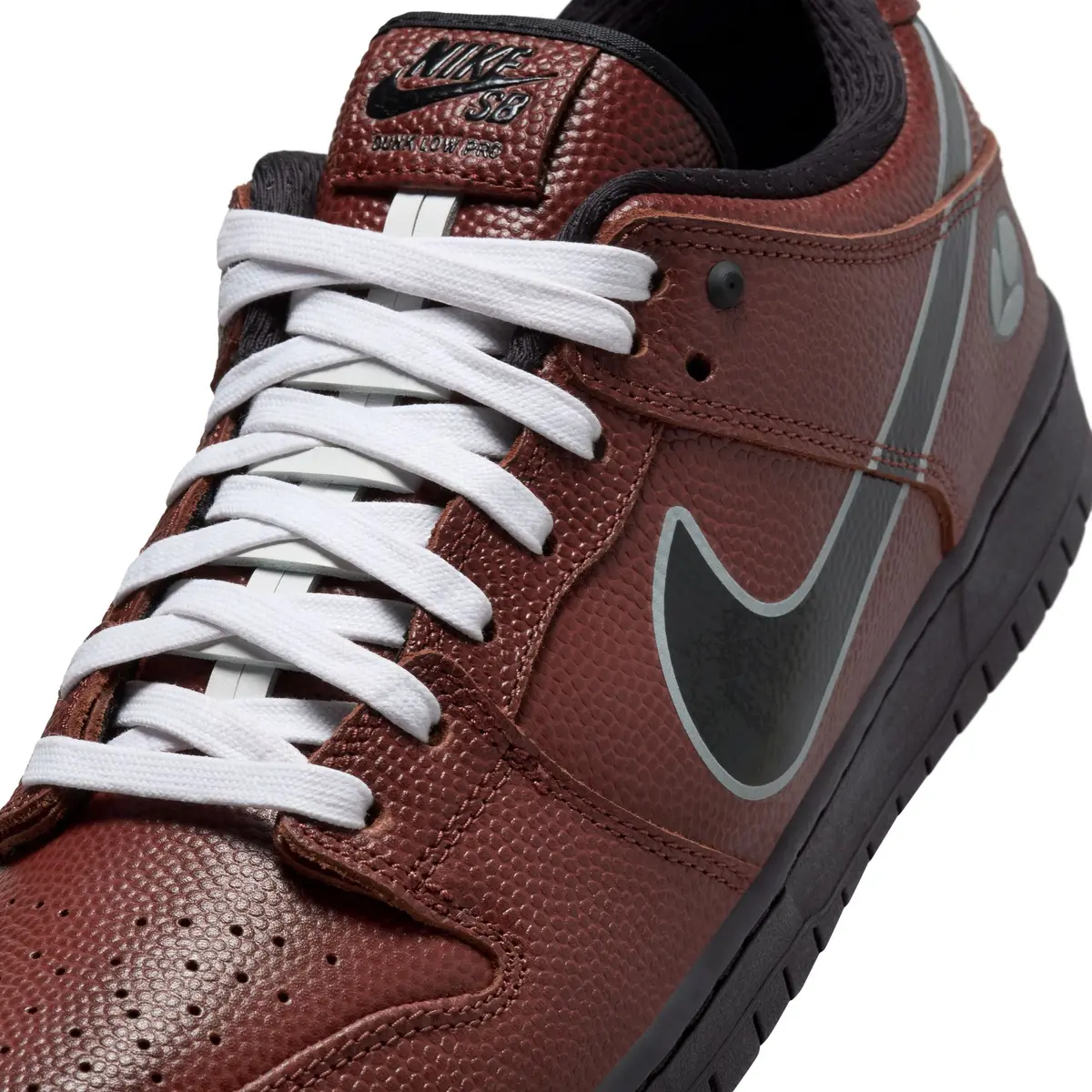 Nike Sb X Limosine Dunk Low Pro Football 3