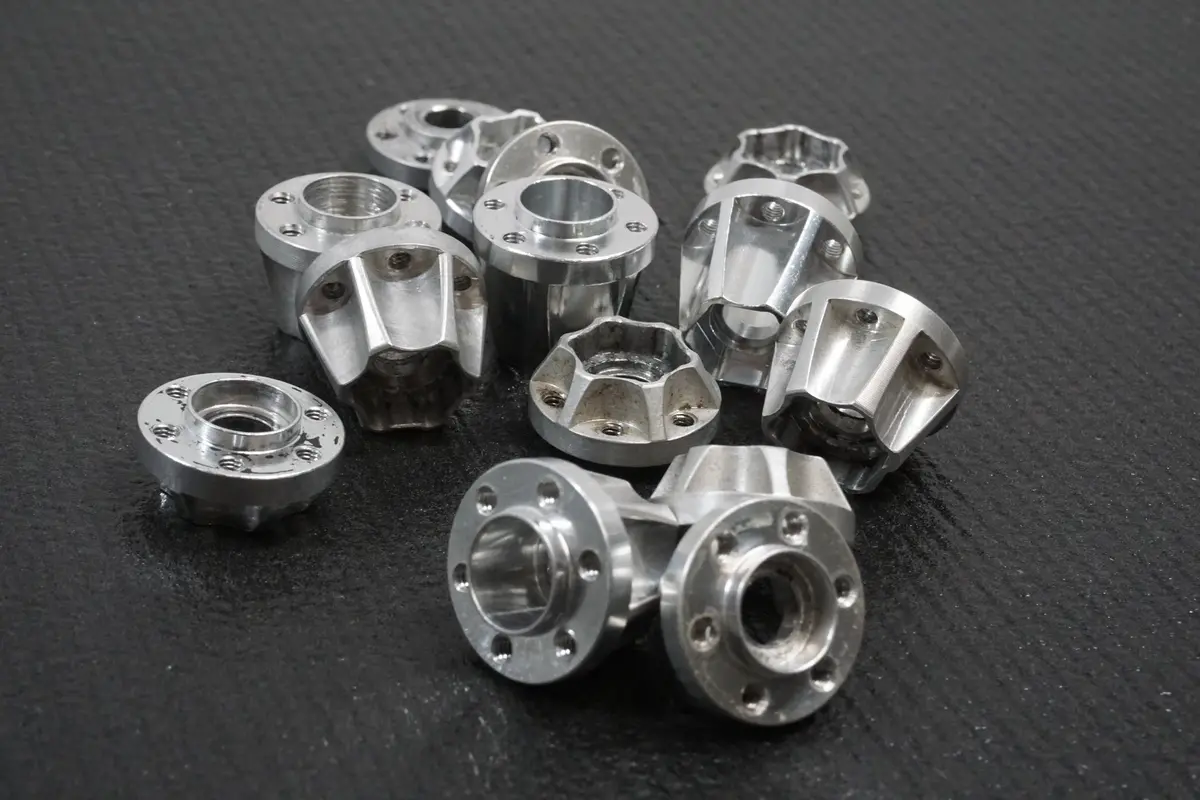 Second Hand Genuine Vanquish Slw Hubs (Various Sizes Available) 1