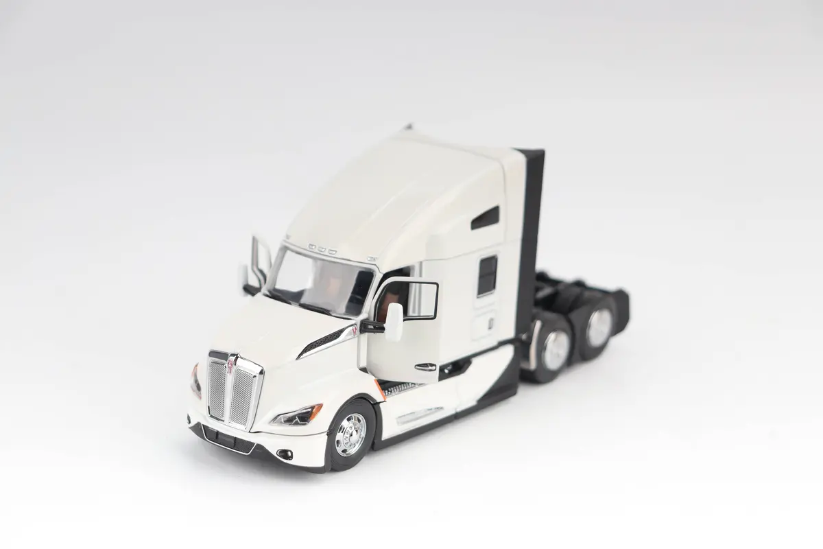 1:50 Kenworth T680 Next-Gen 76In-High-Roof Sleeper-Cab Tandem  - Pearl White Cab, Transport Series, Mfg. 71119 1