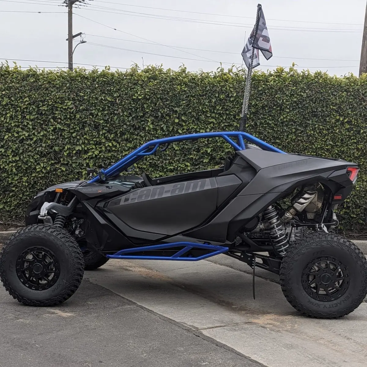 Can-Am Maverick R Radius Roll Cage 1
