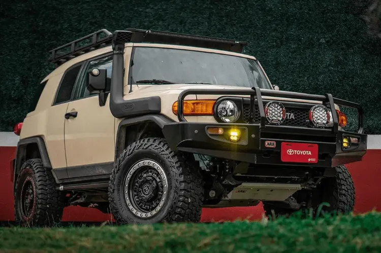 Arb 3420210B Toyota Fj Cruiser 2007-2014 Deluxe Front Bumper Winch Ready With Grille Guard, Black Powder Coat Finish 1
