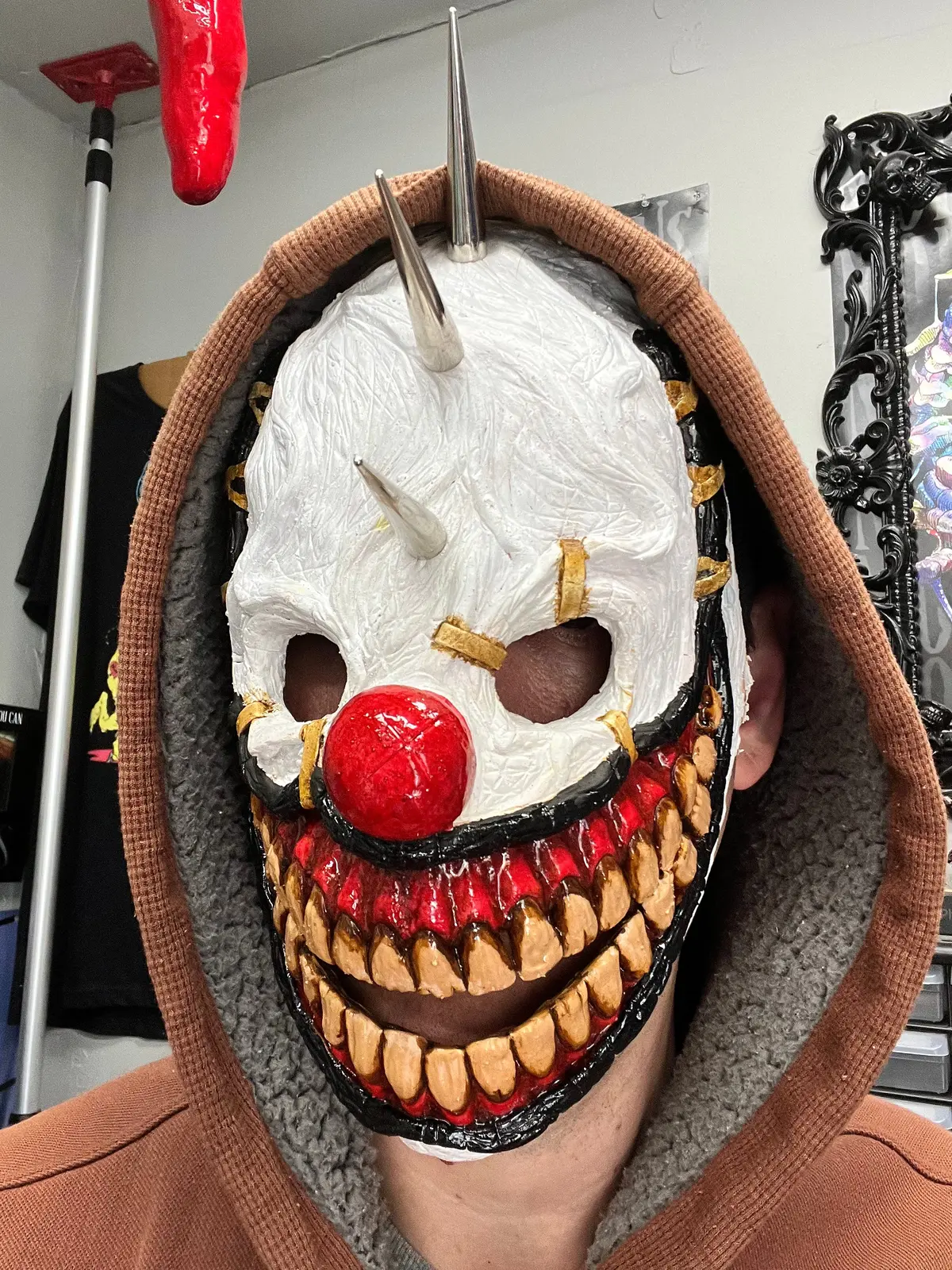 Chuckles The Moldy Clown Mask 1