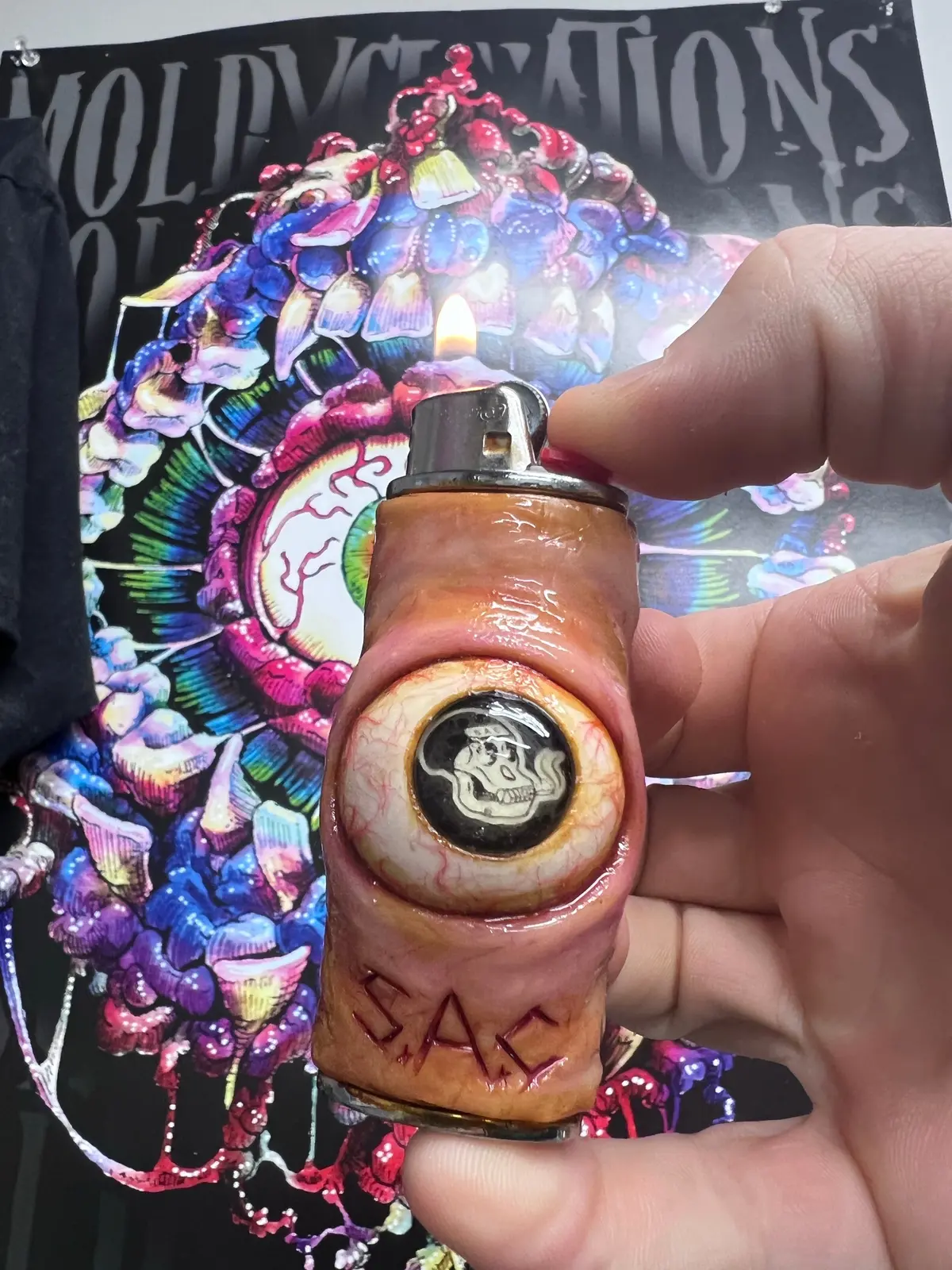 Sac: Lighter Sleeve 1