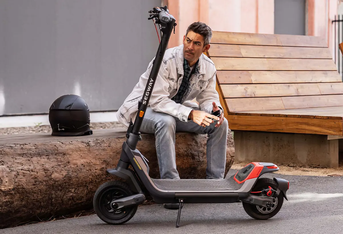 Segway Kickscooter P100 1